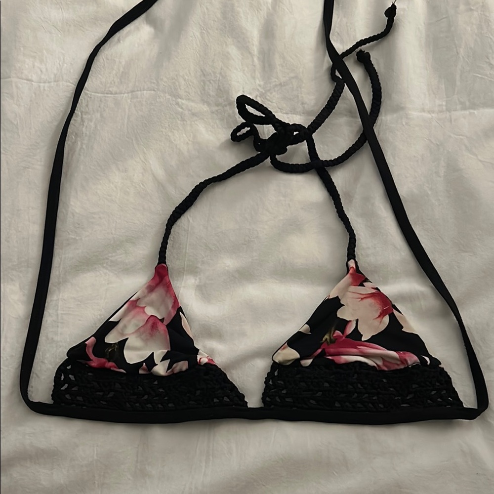 Frankie’s Bikinis Lotus Top